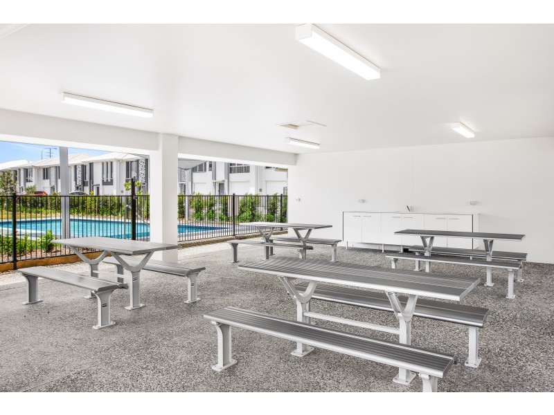 63/188 Gainsborough Drive, Pimpama QLD 4209