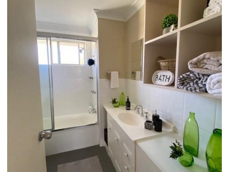 6/24 MADANG CRESCENT, Runaway Bay QLD 4216