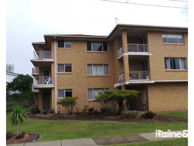 6/24 MADANG CRESCENT, Runaway Bay QLD 4216