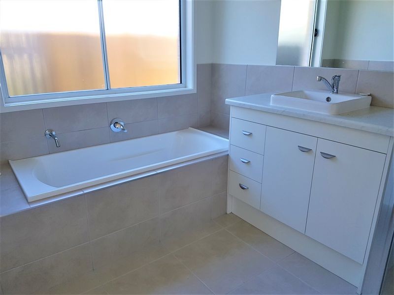 34 Stradbroke Street, Redland Bay QLD 4165