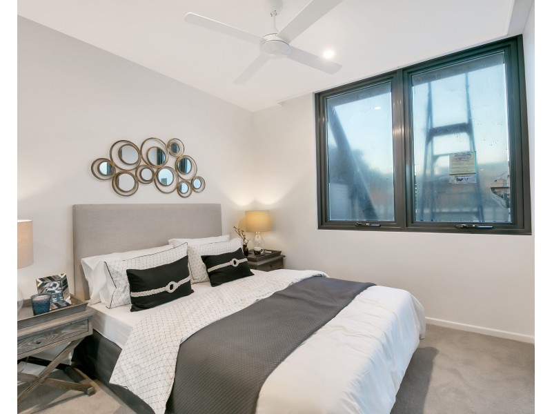 2063/123 Cavendish Road, Coorparoo QLD 4151