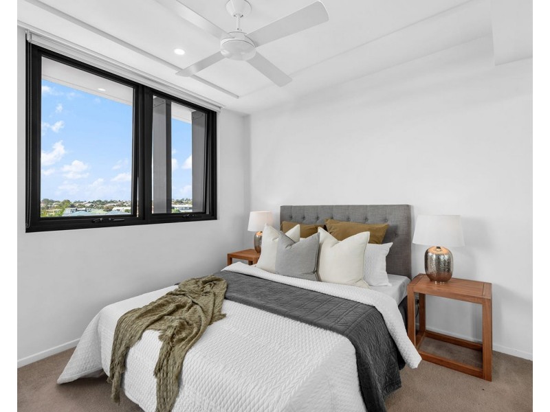 1052/123 Cavendish Road, Coorparoo QLD 4151