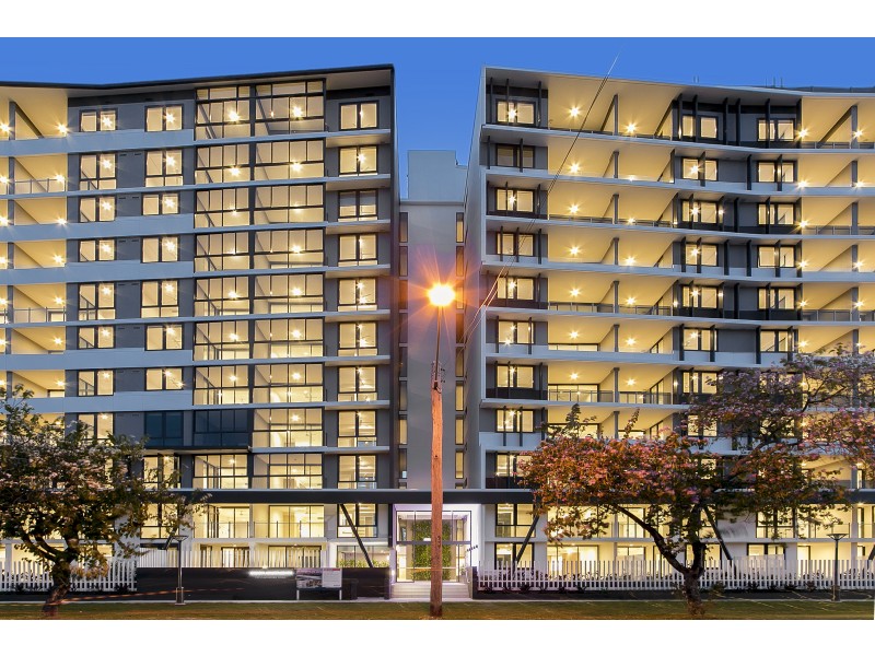 2002/123 Cavendish Road, Coorparoo QLD 4151