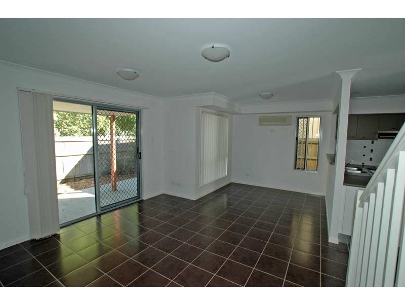 6-32 University Drive, Meadowbrook QLD 4131