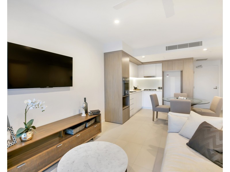 1108/123 Cavendish Road, Coorparoo QLD 4151