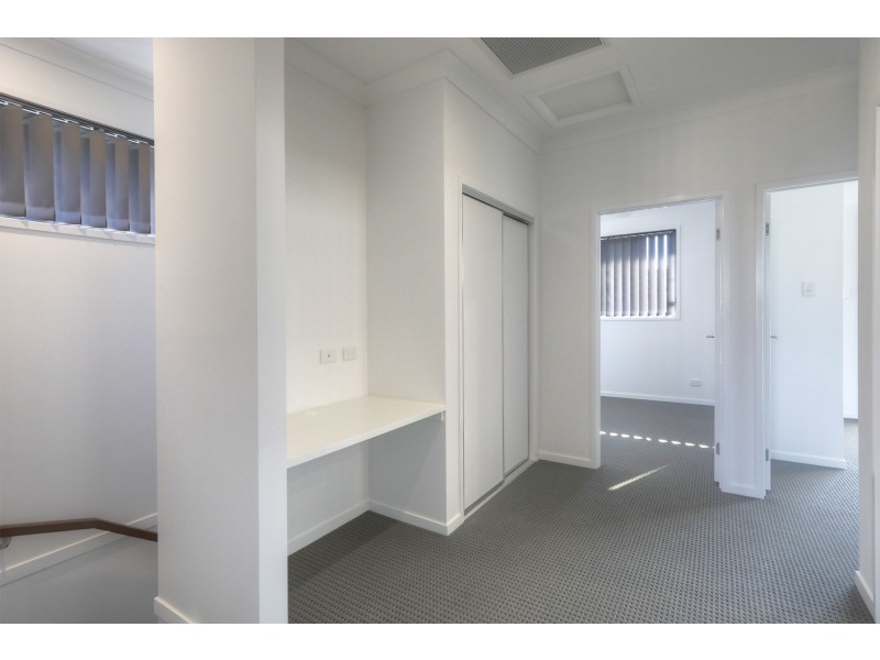 61/27 Sunflower Crescent, Calamvale QLD 4116