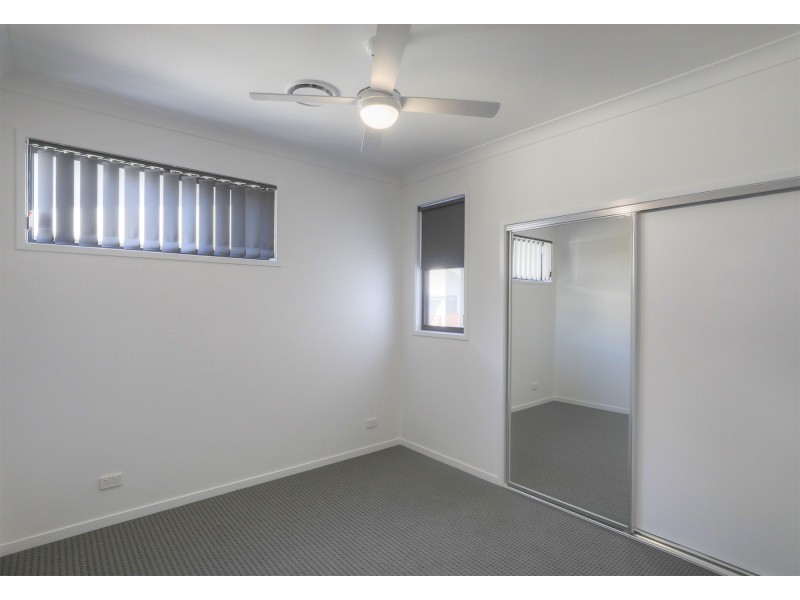 61/27 Sunflower Crescent, Calamvale QLD 4116