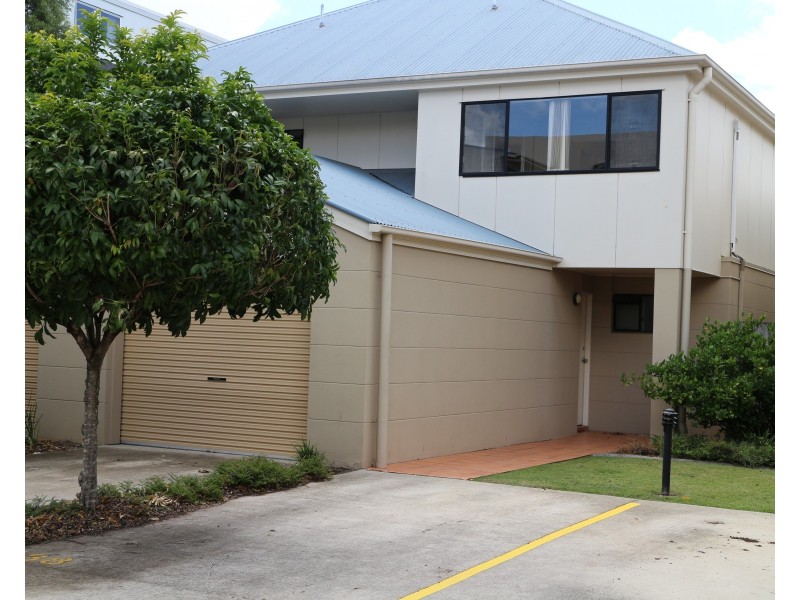 45 Harries Rd, Coorparoo QLD 4151