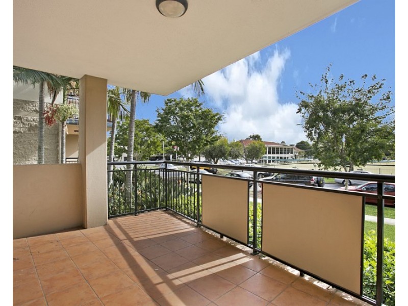 55 Harries Road, Coorparoo QLD 4151