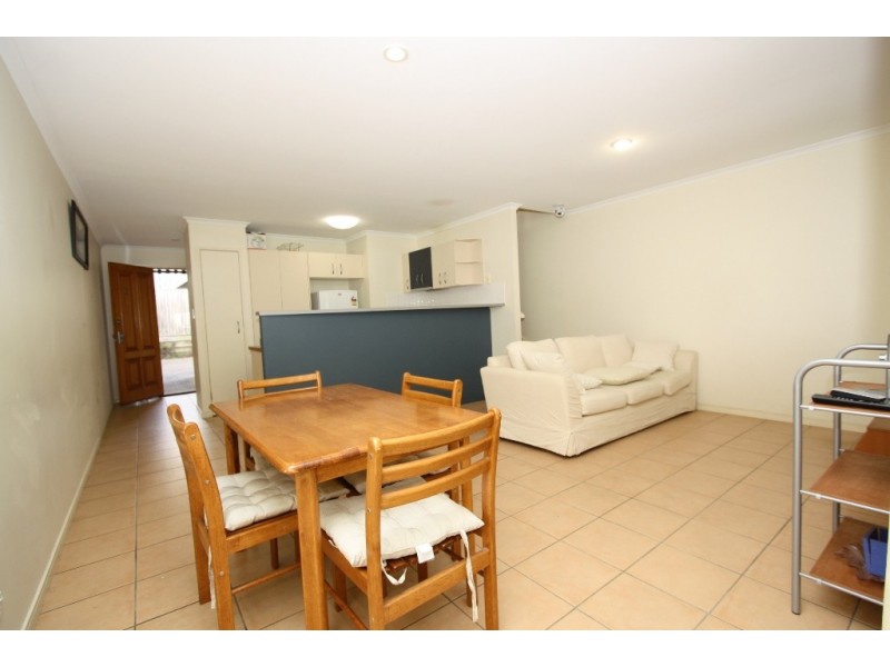 27 Aberleigh Road, Herston QLD 4006