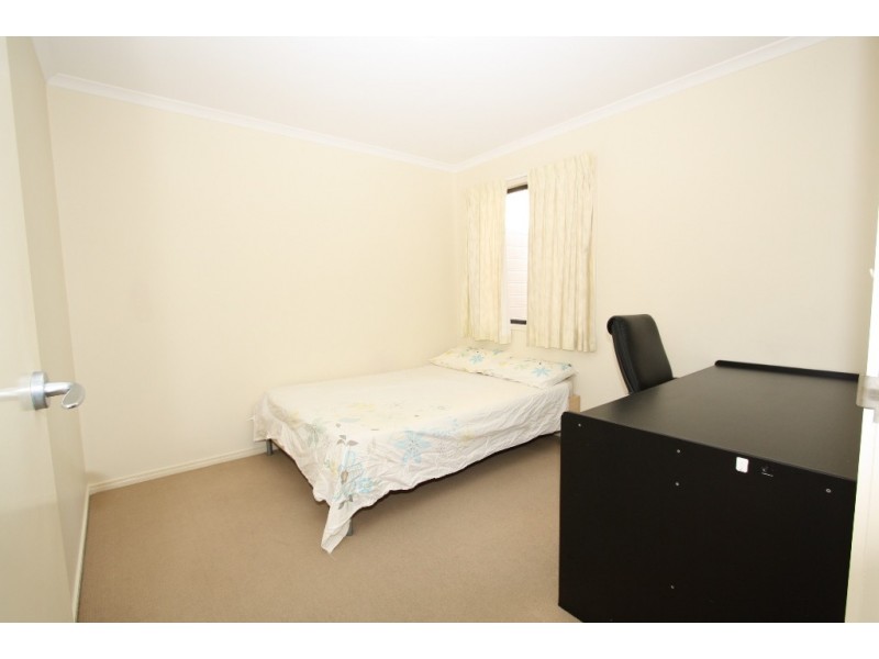 27 Aberleigh Road, Herston QLD 4006