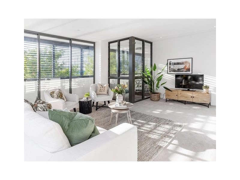 Paradise Point QLD 4216