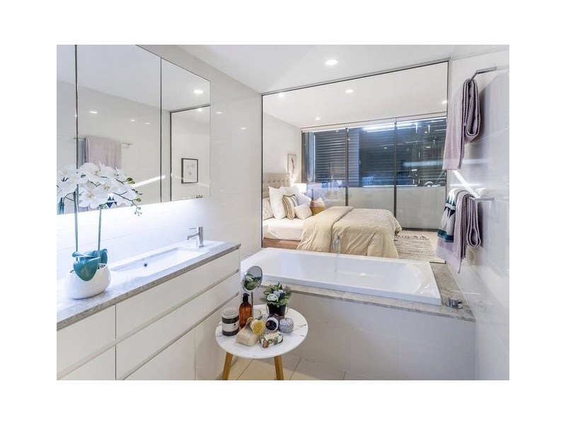 Paradise Point QLD 4216