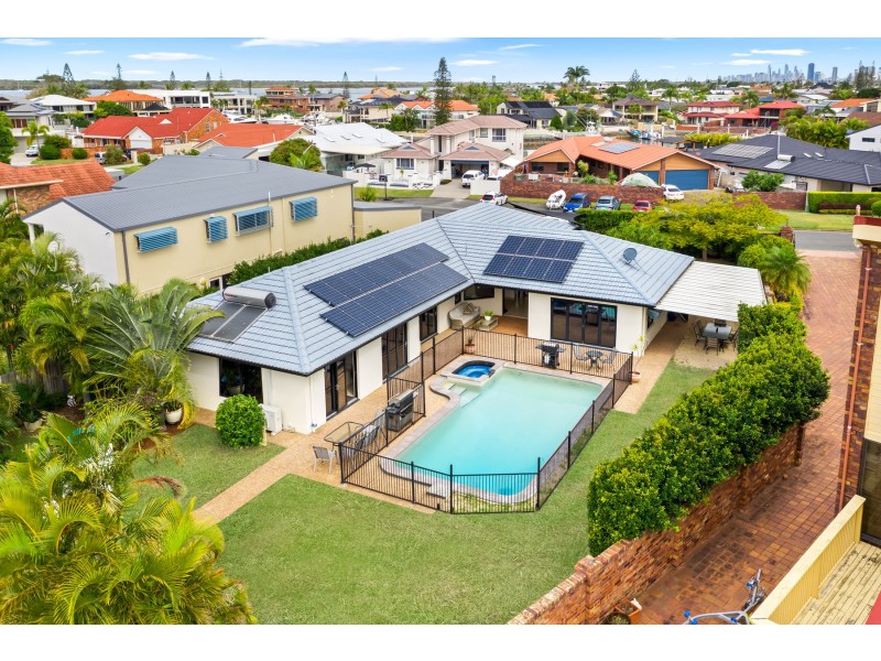 11 Salamau Street, Runaway Bay QLD 4216