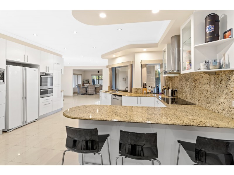 11 Salamau Street, Runaway Bay QLD 4216