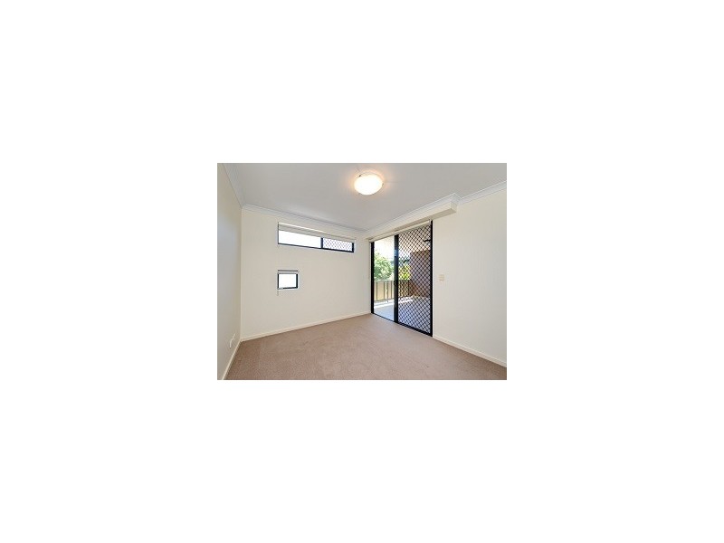 27 Brougham Street, Fairfield QLD 4103