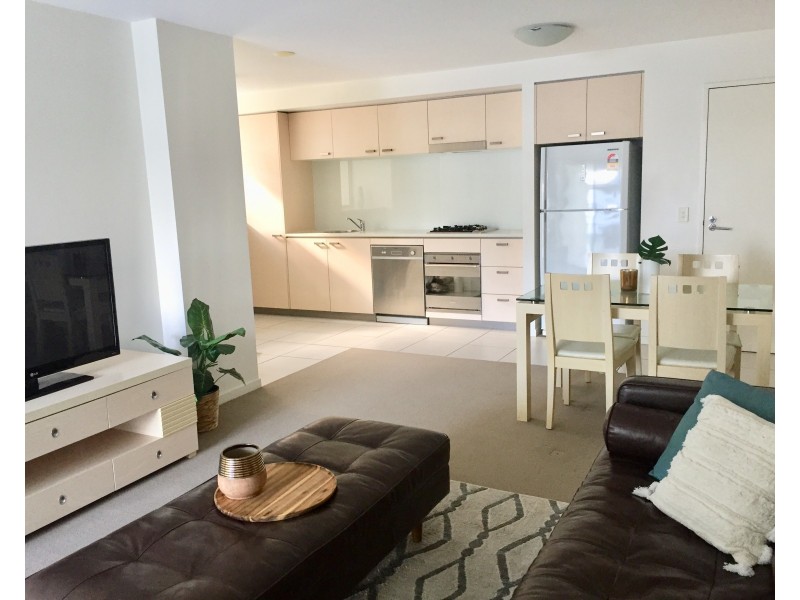 8/15 Walsh Street, Milton QLD 4064