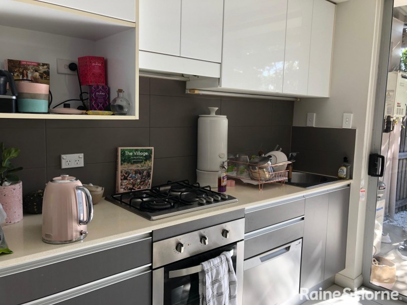 61/123 Barrack Road, Cannon Hill QLD 4170