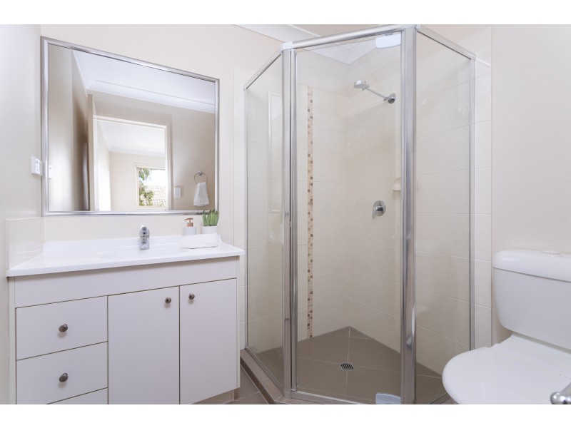 18/6 Canton Court, Manly West QLD 4179