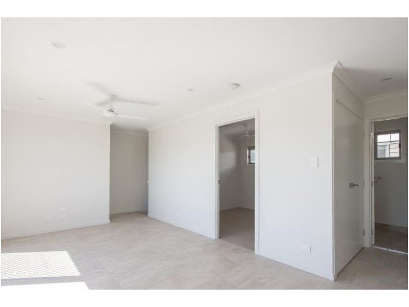 2/12 Scenic Road, Redbank Plains QLD 4301