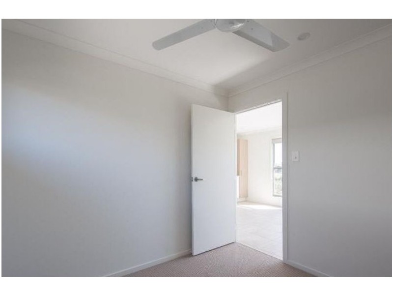 2/12 Scenic Road, Redbank Plains QLD 4301