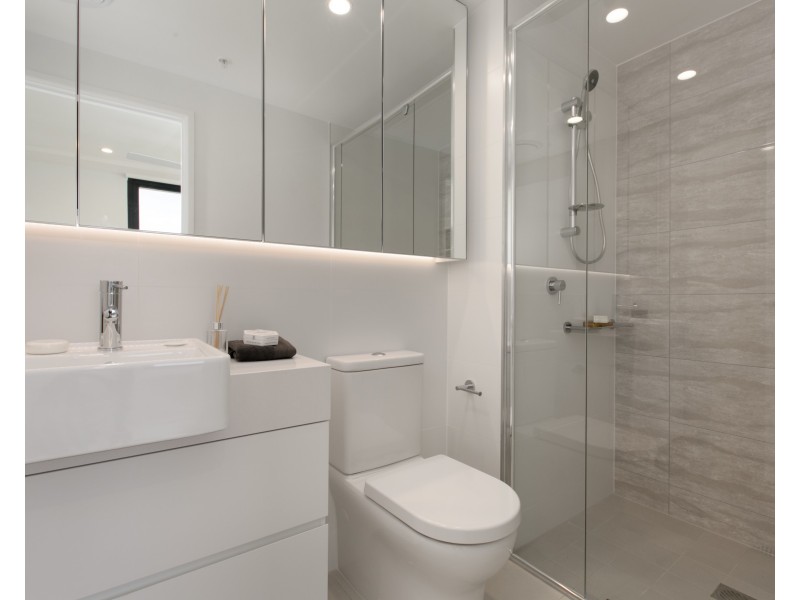 2015/123 Cavendish Road, Coorparoo QLD 4151