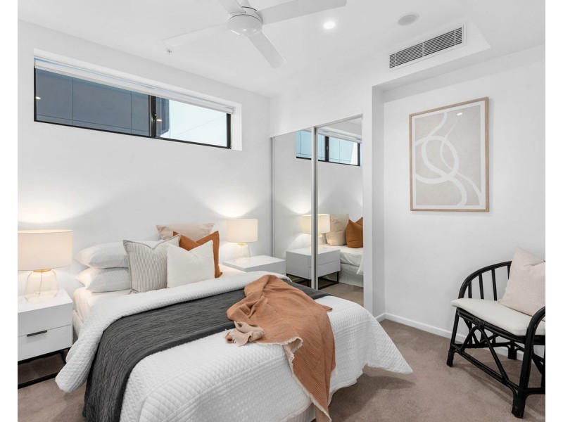 1079/123 Cavendish Road, Coorparoo QLD 4151