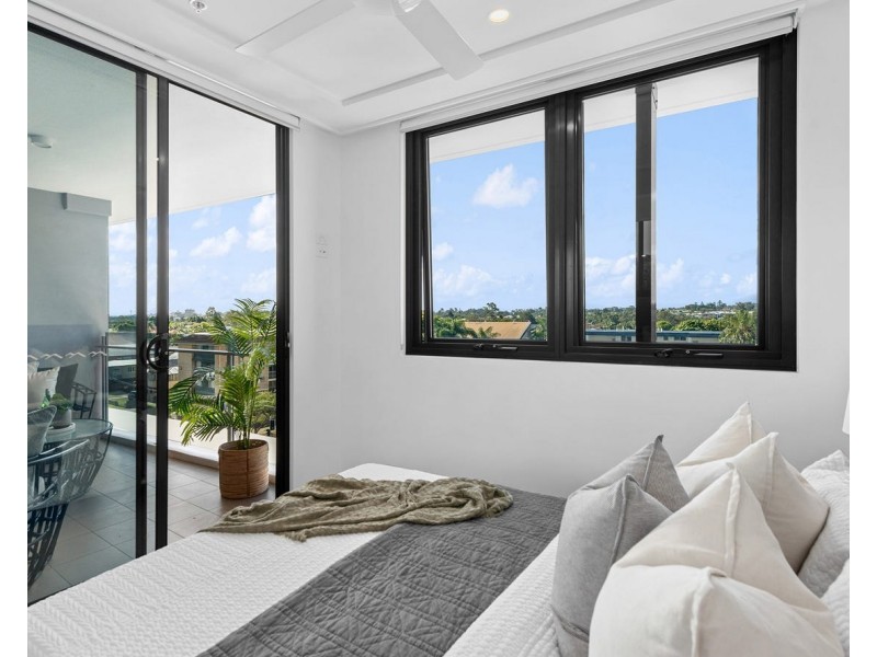 1079/123 Cavendish Road, Coorparoo QLD 4151