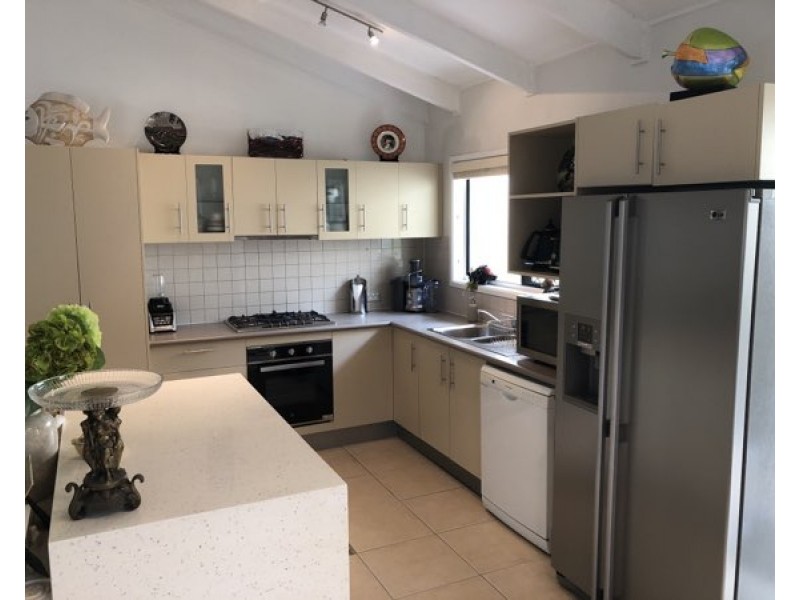 6 Lavinia Street, Southport QLD 4215