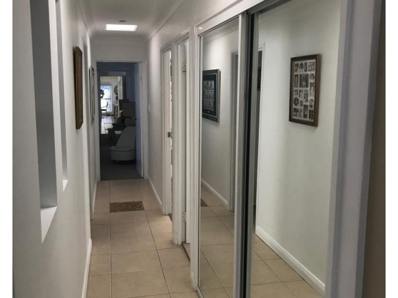 6 Lavinia Street, Southport QLD 4215