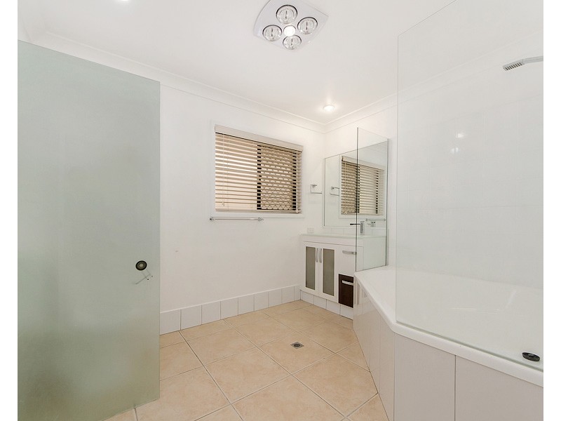 6 Lavinia Street, Southport QLD 4215