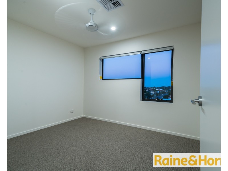 65 HILLTOP AVENUE, Chermside QLD 4032