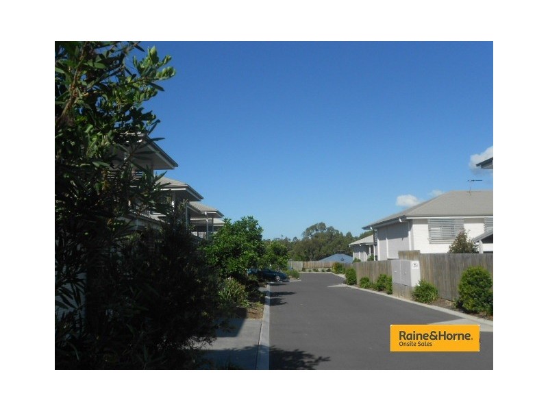 1 Gumview Street, Albany Creek QLD 4035