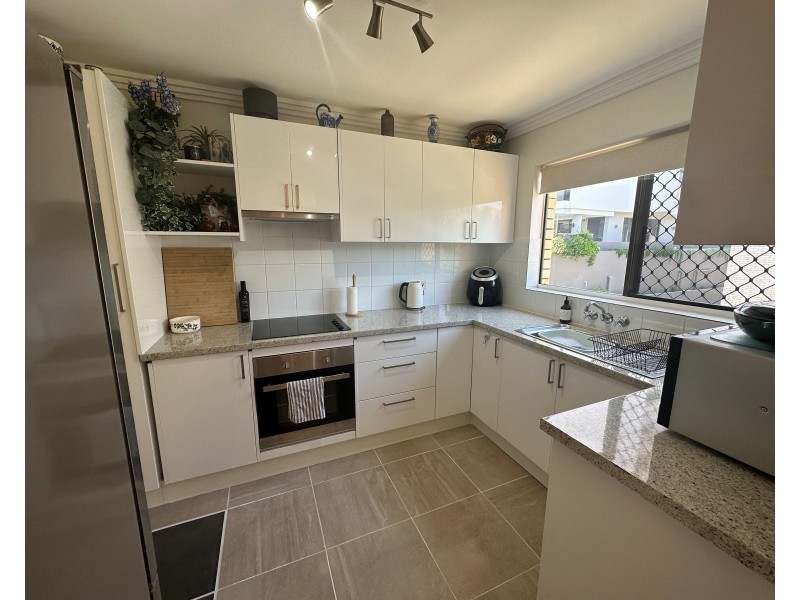 10/115 Frank Street, Labrador QLD 4215