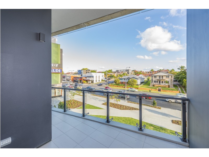 30406/300 Old Cleveland Road, Coorparoo QLD 4151