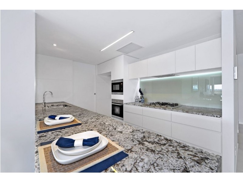 Paradise Point QLD 4216