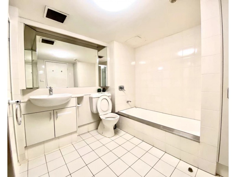 57 Lambert Street, Kangaroo Point QLD 4169