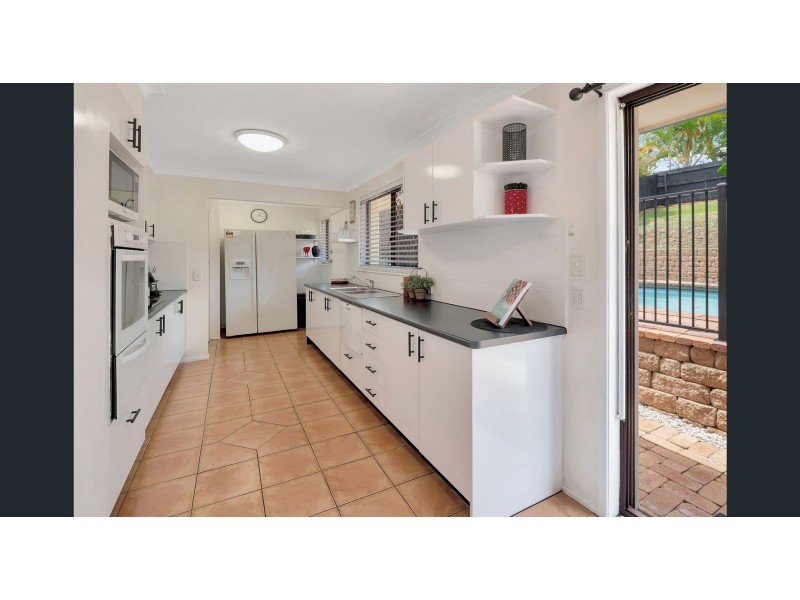 21 Patura Drive, Ashmore QLD 4214