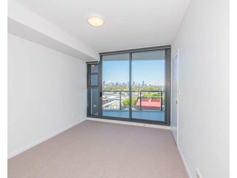 21105/300 Old Cleveland Rd, Coorparoo QLD 4151