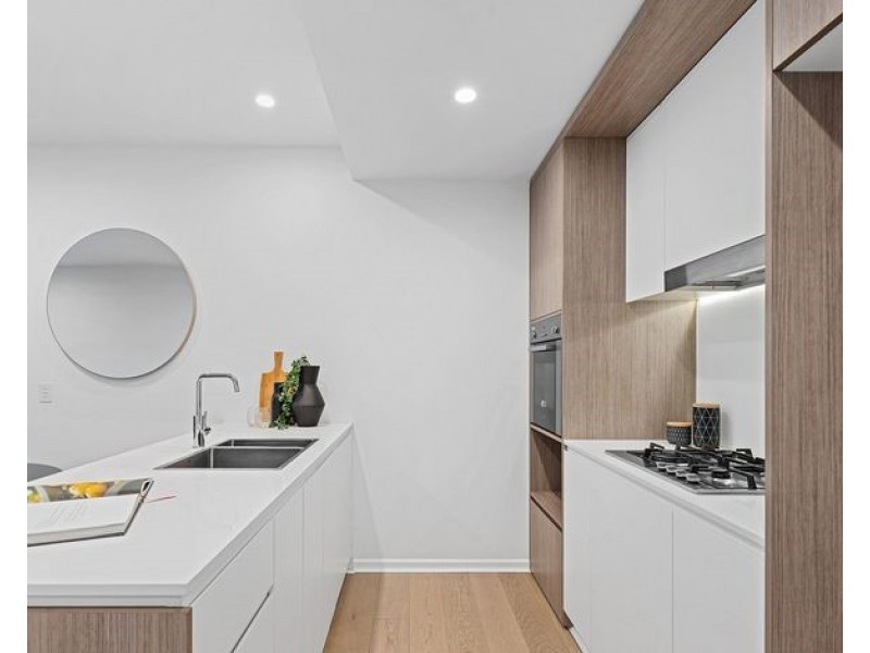 1075/123 Cavendish Road, Coorparoo QLD 4151