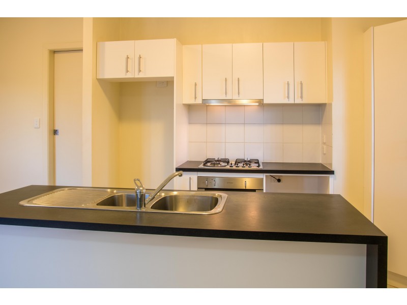1/77 Depper St, St Lucia QLD 4067
