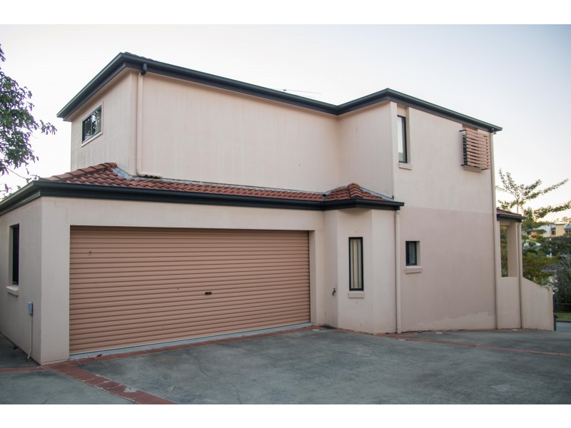 1/77 Depper St, St Lucia QLD 4067