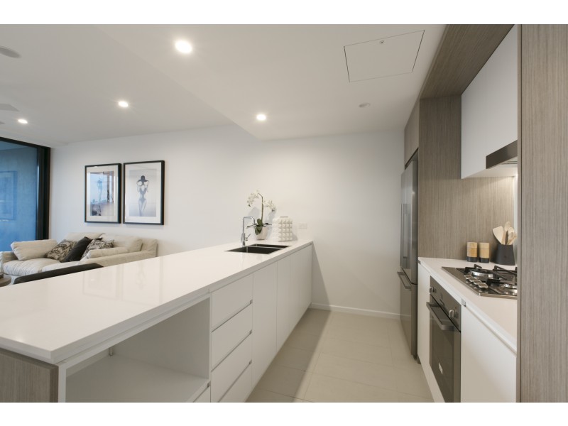 2057/123 Cavendish Road, Coorparoo QLD 4151