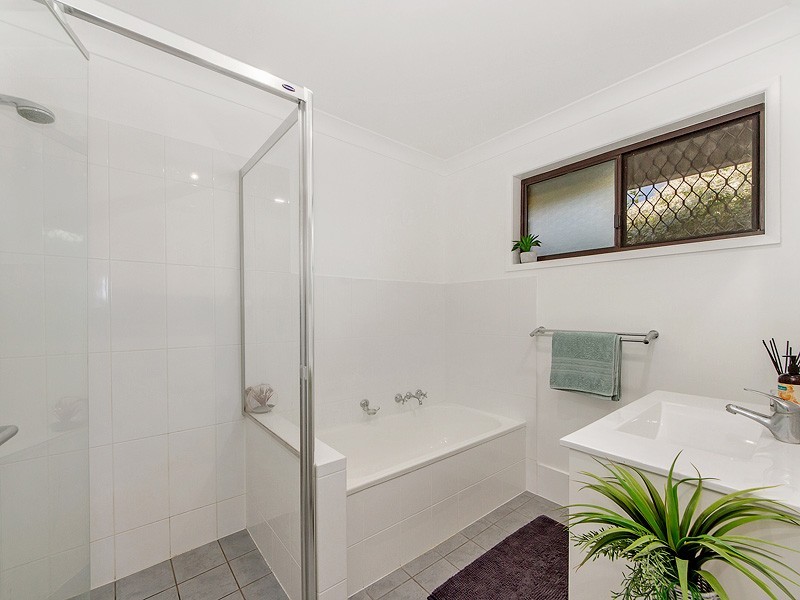 12 Kallaroo Crescent, Ashmore QLD 4214