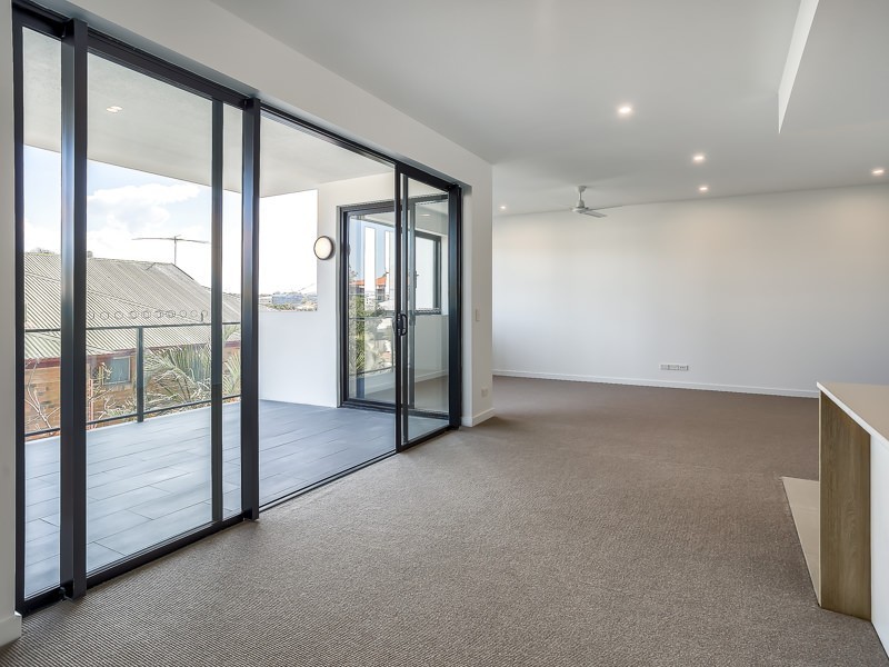 206/27 Kingsmill St, Chermside QLD 4032