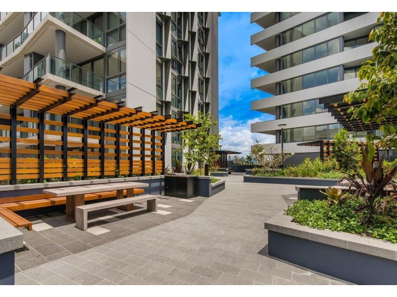 20809/300 Old Cleveland Road, Coorparoo QLD 4151
