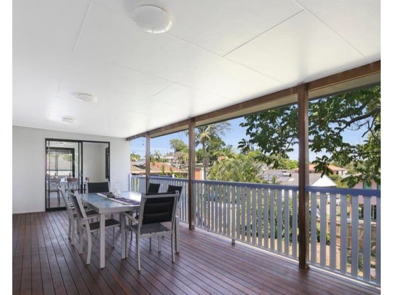 4 Leadale Street, Wynnum West QLD 4178