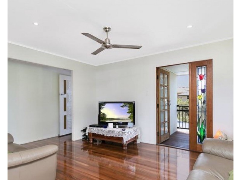 4 Leadale Street, Wynnum West QLD 4178