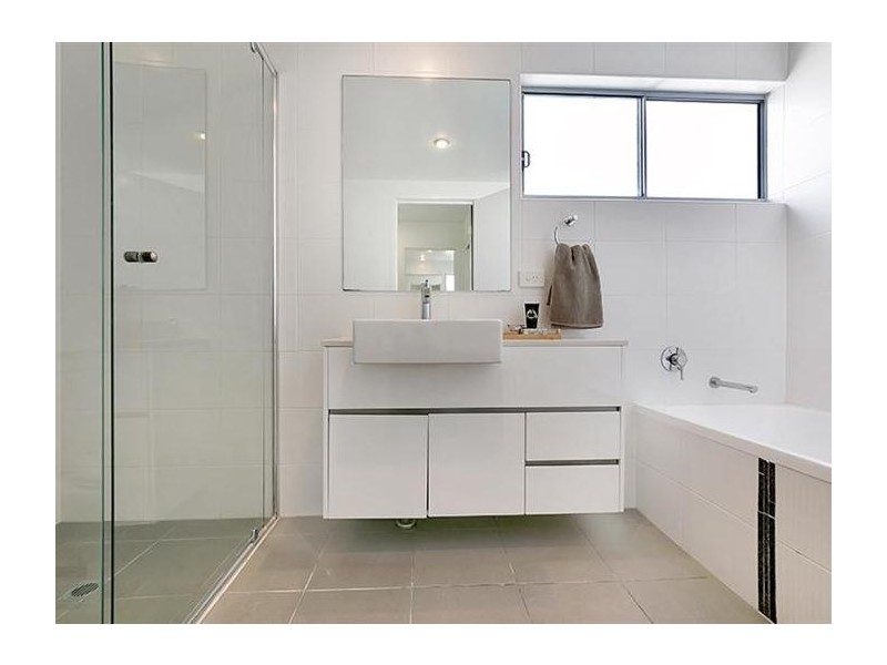 16/15 Walsh Street, Milton QLD 4064