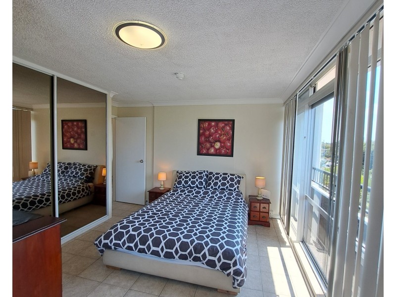 211/2 Barney Street, Southport QLD 4215